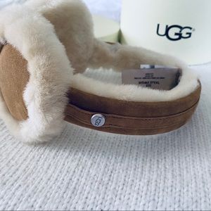 New ❄️ UGG GENUINE DYED SHEARLING EARMUFFS